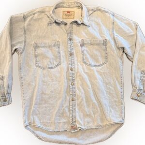 Perfectly Worn-In Levi's Denim Button-Down | Men's Medium/Women's Large
